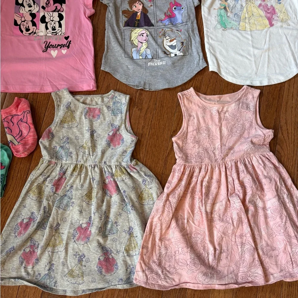 Disney 4T bundle - Picture 2 of 10